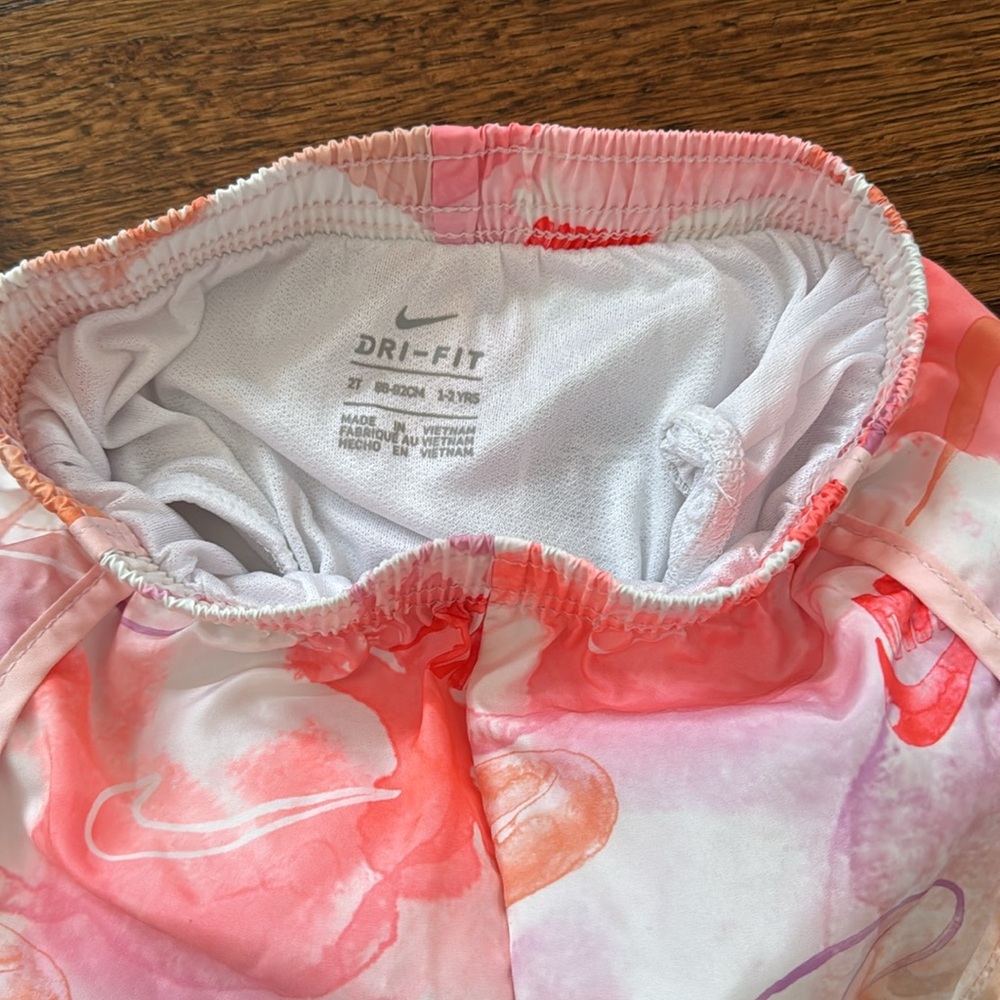Nike DRI-FIT toddler two-piece set - Picture 5 of 6